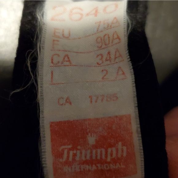 🌺 3/$25 Black strapless bra, Triumph, "simply soft" - Picture 3 of 6